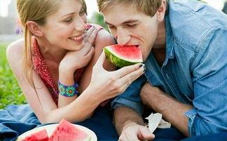 吃瓜吃的肚子疼咋办,缓解吃瓜肚子疼的实用攻略